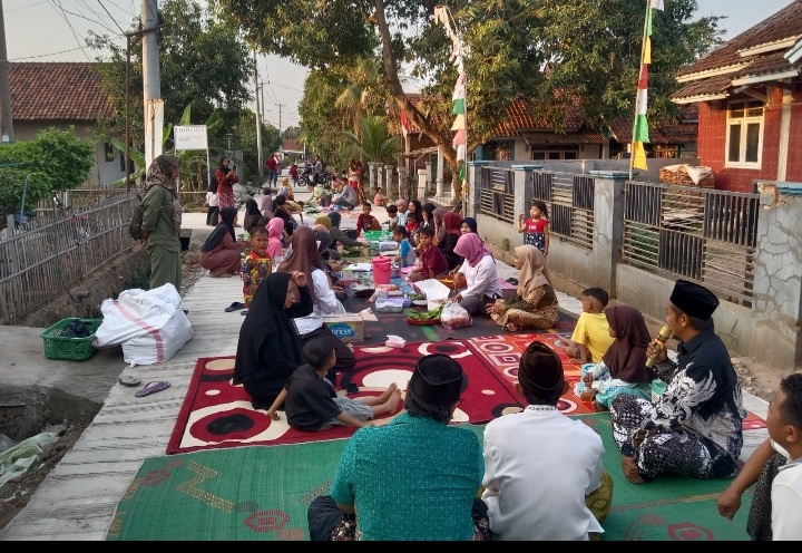 Warga Masyarakat desa Loyang Ramai ramai Ucapkan Terima kasih Kepada Bupati Nina